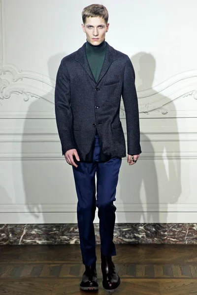 Look 13